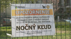 Košice zavádzajú regulácie pre psíčkarov. Nočný pokoj na venčoviskách bude kontrolovať polícia