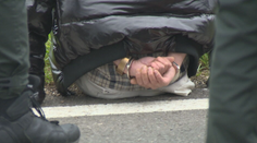 Keď im povedia, že sú na Slovensku, chytajú sa za hlavu. V dedinke Chľaba vidno migrantov čoraz častejšie