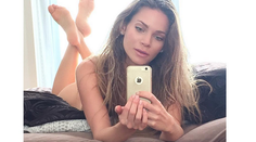 Dokonalý zadok. Andrea Verešová odhodila zábrany, aj uterák