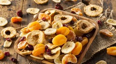 Máte veľkú úrodu? Poradíme vám, ako sušiť ovocie v rúre, sušičke či na vzduchu