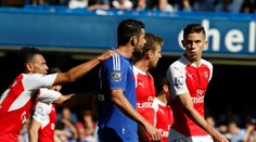 Londýnske derby bola skúška nervou. Prehral ju Arsenal s dvoma červenými