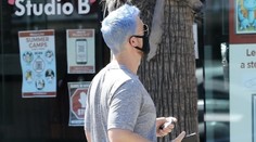 Idol tínedžeriek bude otcom. S manželom čaká dvojičky