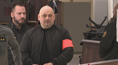 Mal vykrikovať, že je Satan a naučí ich poslúchať: Za týranie ženy a dcéry dostal sedem rokov