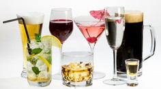 Pite drinky podľa znamenia: Škorpióni milujú rum, Ryby plávajú v gine