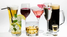 Pite drinky podľa znamenia: Škorpióni milujú rum, Ryby plávajú v gine