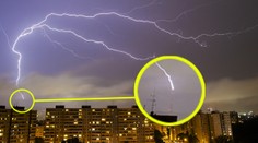 Unikátne fotografie: Blesky udierali do dominanty Bratislavy