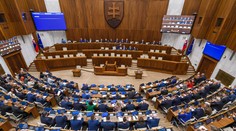 Súhrn týždňa: Ficova vláda získala dôveru. Týždeň sa niesol v znamení 300 eur pre dôchodcov (Cirkus Politikus)