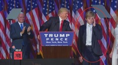Trumpov syn to ledva ustál. Počas otcovho príhovoru zaspával (video)