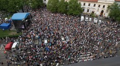 Tisíce ľudí v uliciach: Slováci opäť protestovali za slušné Slovensko