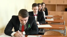 Maturantom vyžrebovali slohové témy zo slovenčiny: Ktorú by ste si vybrali?