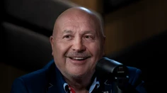 Legenda českej hudby má 65. Michal David si zo starnutia ťažkú hlavu nerobí