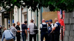 Belgická polícia zatkla muža, ktorý narazil s dodávkou do kaviarne v Bruseli