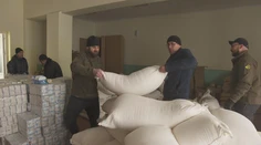 Ukrajina potrebuje nielen vojenskú, ale aj humanitárnu pomoc. Kolegovia z Novy nakrúcali tam, kde sa rozdeľujú zásoby