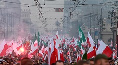 Ulicami Varšavy pochodovali tisíce protiimigračných demonštrantov