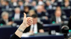 Europoslanci schválili rezolúciu o ochrane investigatívnych novinárov