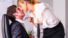 Zamilovaná do kolegu? Každé tretie manželstvo začalo v práci