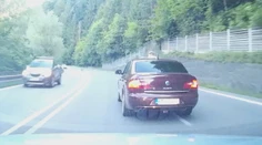 Drzosť, alebo totálna šialenosť? Nad správaním vodiča pod Strečnom ostáva stáť rozum