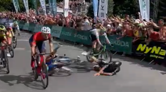 VIDEO: Peter Sagan nezískal titul majstra Slovenska. Po dojazde do cieľa spadol