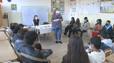 Školu, ktorú navštevuje takmer tisíc rómskych detí, čakalo prekvapenie. Do tried zavítali remeselníci