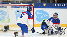 Bojovný výkon Slovákov na favorita nestačil. Po prehre s USA si na MS do 18 rokov zahrajú o bronz