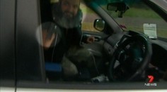 Zoči-voči šialencovi: Dôkaz, že novinárčina môže byť nebezpečná