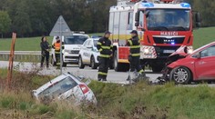 Vážna dopravná nehoda za Žilinou. Po náraze do protiidúceho auta vyhasol život jednej ženy