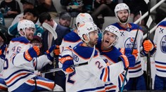 VIDEO: McDavid neprestáva udivovať, absenciu „parťáka“ zvláda. Piatimi bodmi vybavil zápas