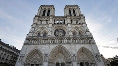 Už o niekoľko hodín opäť otvoria Notre Dame v Paríži. Celé mesto sa pripravuje na slávnostný moment