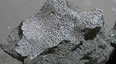Meteorit prerazil strechu domu. Vedci v ňom našli látky, ktoré môžu objasniť vznik života