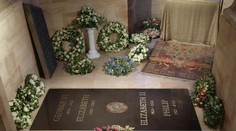 Kráľovský dvor zverejnil prvú fotografiu náhrobnej tabule zosnulej kráľovnej Alžbety II.
