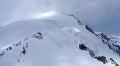 Vo švajčiarskych Alpách zahynuli štyria lyžiari