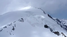 Vo švajčiarskych Alpách zahynuli štyria lyžiari