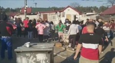 V osade v Plaveckom Štvrtku sa stupňuje napätie, musia ju strážiť policajti