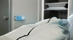 Zamestnanci márnice zažili šok. Žena bola päť hodín mŕtva, jej telo sa začalo z ničoho nič hýbať