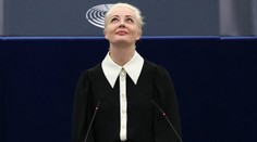 Pohreb mohla sledovať iba z diaľky. Julija Navaľná sa s manželom rozlúčila dojemným vyznaním