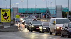 Po Česku predlžuje kontroly na hranici so Slovenskom aj Rakúsko