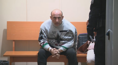 Drogy v tele aj aute. Muž, ktorého šialenú jazdu zastavila až streľba policajtov, sa postavil pred sudcu