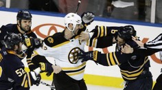 Chára zložil päsťou protihráča, neskôr si prišiel po druhú