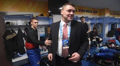 VIDEO: Vzor pre hráčov? Šéf hráčskej asociácie KHL zákerne knokautoval rozhodcu