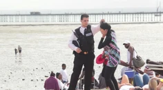 Britský policajt chcel vyzliecť na pláži ženu v burkinách. Nečakal takúto reakciu