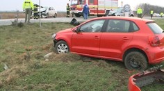 Strašná nehoda pred Šaľou. Pri zrážke troch áut sa zranili štyria ľudia