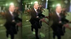 VIDEO: Známy infektológ porušil pravidlá. P. Jarčuška sa zabával v červenom okrese bez respirátora