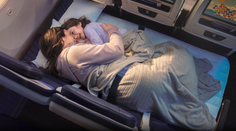 Sen mnohých cestujúcich. V lietadle si po novom budete môcť ľahnúť