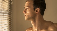 Nech vás slnko za oknami nepomýli. Stále sa obliekajte teplejšie