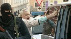 Mišenku prepustili z väzby, ale po pár sekundách mal opäť putá