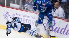 Černák si pripísal prvý bod v NHL, asistoval aj Jaroš