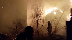 VIDEO: Bombardované mesto Žitomir v plameňoch: Hlásia zranených, medzi obeťami je aj dieťa