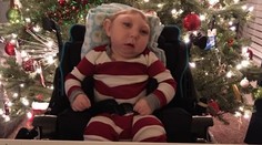 Nedávali mu nádej. Chlapec bez mozgu ale naďalej prekvapuje