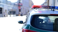 Policajti v Sobranciach zadržali muža, ktorý je podozrivý z prevádzačstva