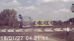 Nehoda ako z Kobry 11. Dodávka letela vzduchom